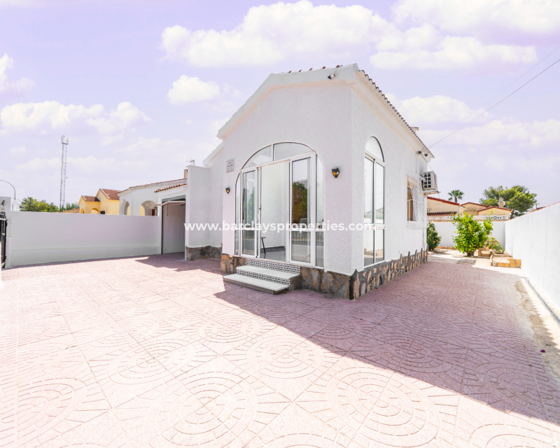 Resale - Detached - Urb. La Marina
