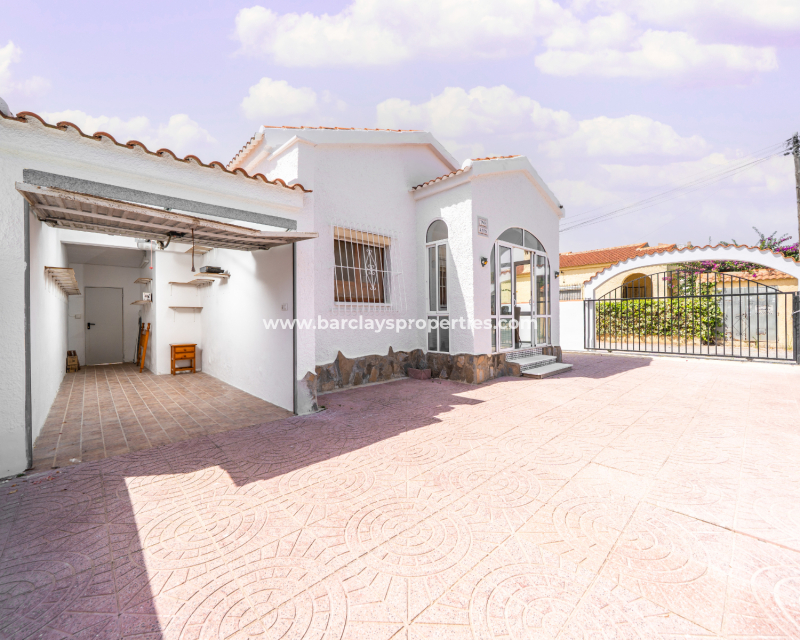 Resale - Detached - Urb. La Marina