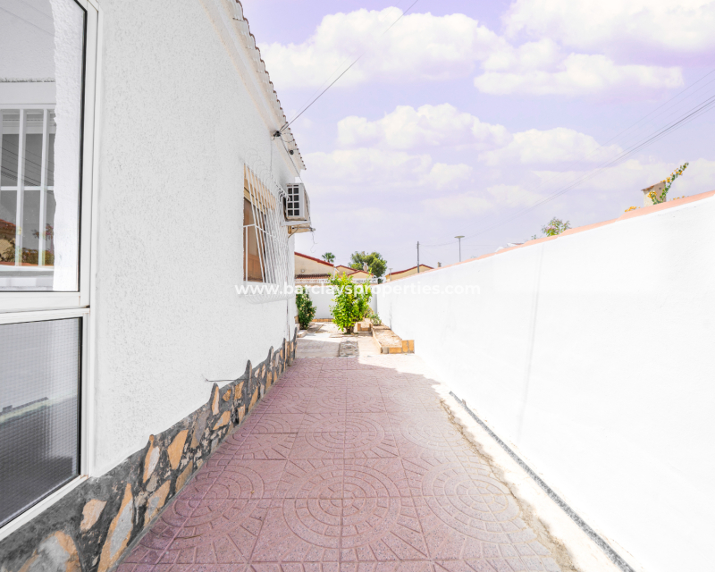 Resale - Detached - Urb. La Marina