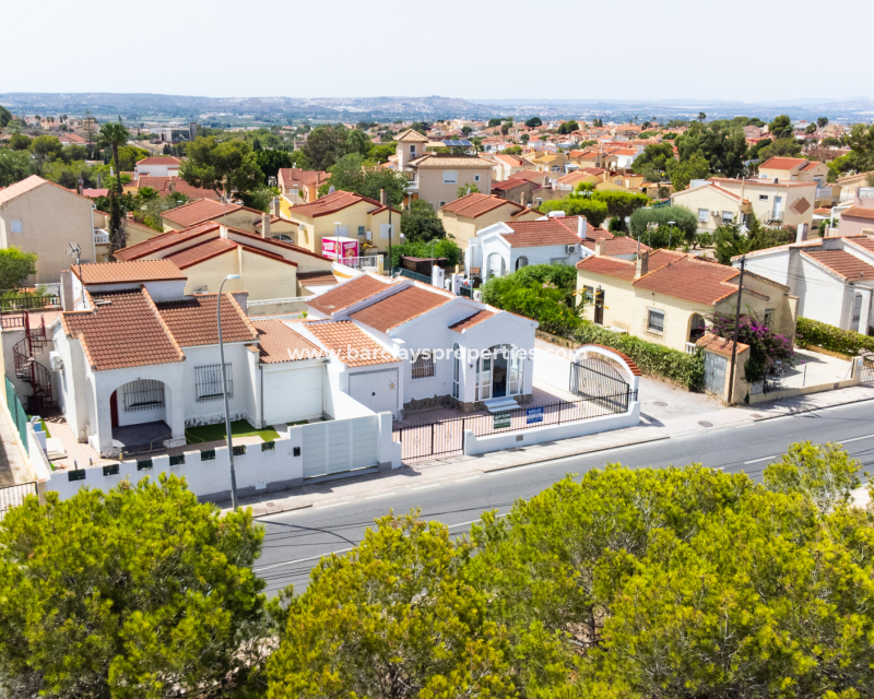 Resale - Detached - Urb. La Marina