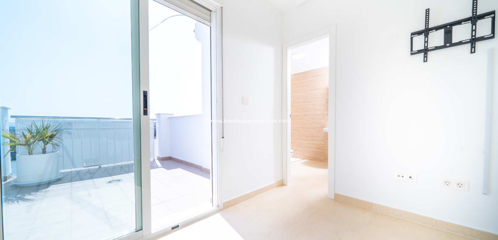 Resale - Detached - Urb. La Marina