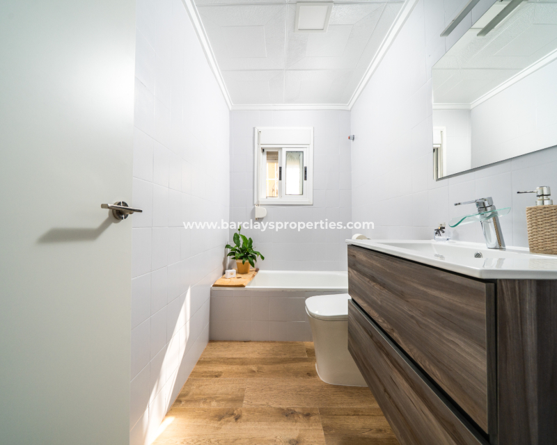 Resale - Detached - Urb. La Marina