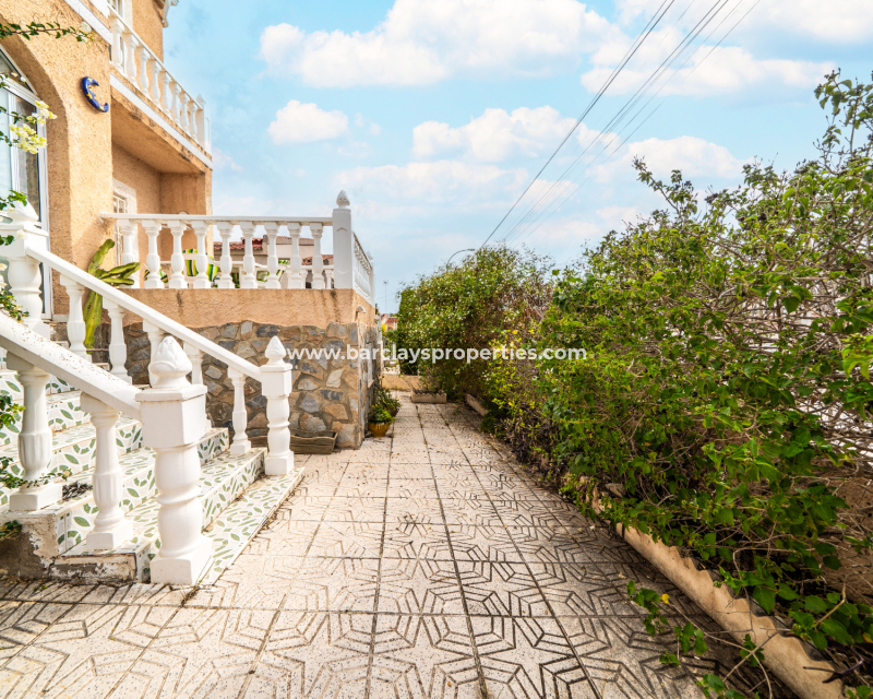 Resale - Detached - Urb. La Marina