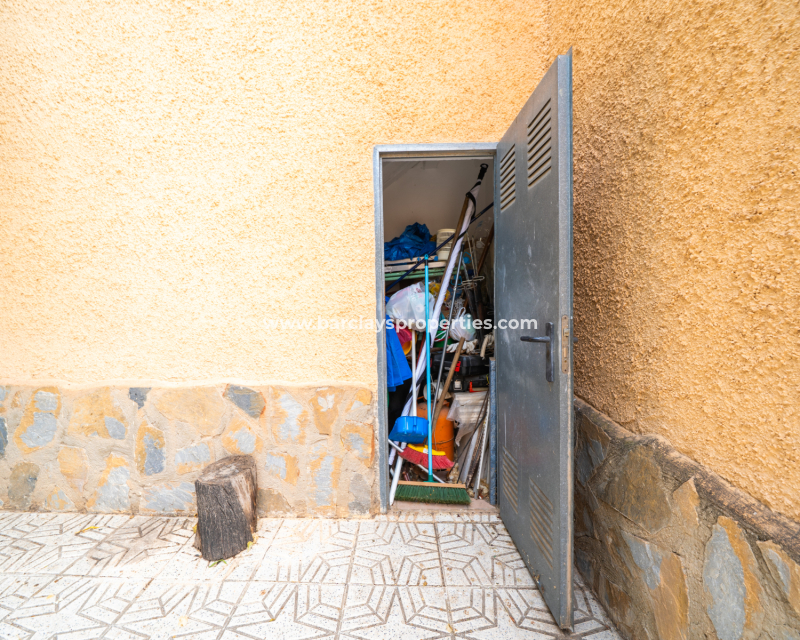 Resale - Detached - Urb. La Marina