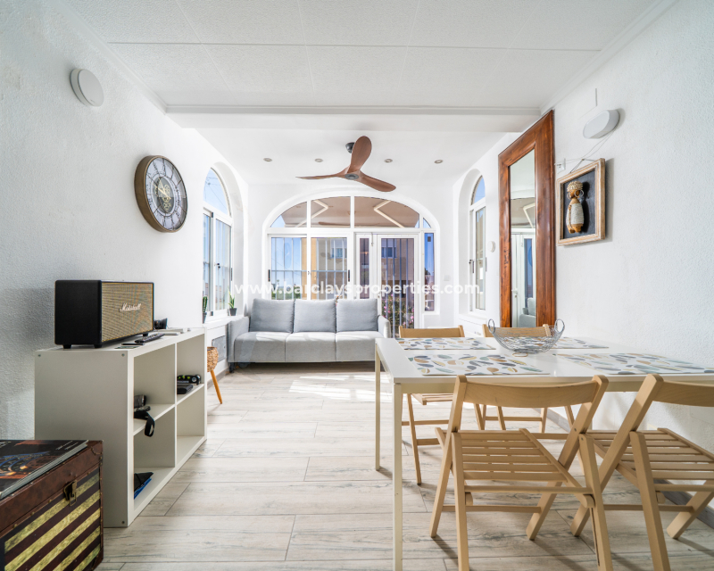 Resale - Detached - Urb. La Marina