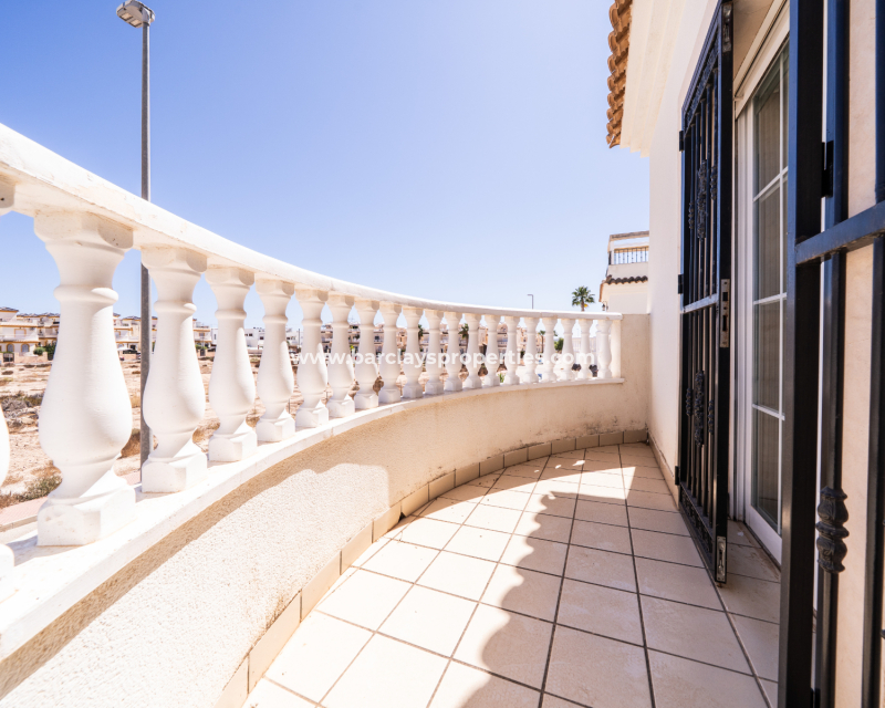 Resale - Detached - Urb. La Marina