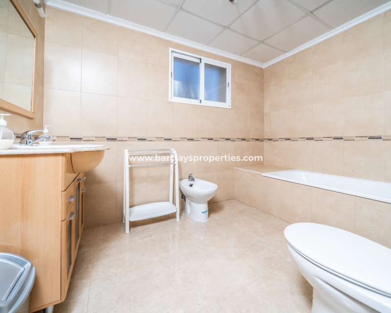 Resale - Detached - Urb. La Marina