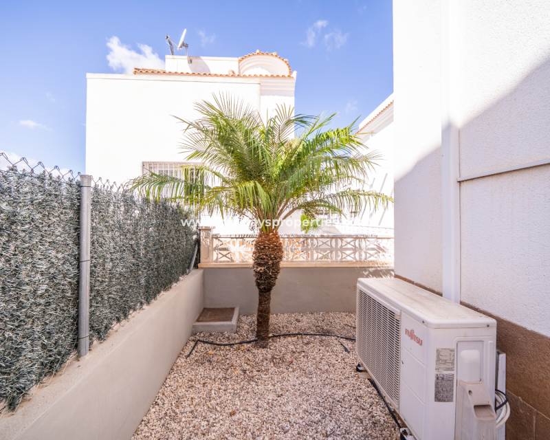 Resale - Detached - Urb. La Marina