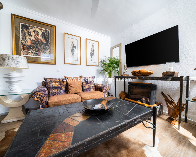 Resale - Detached - Urb. La Marina