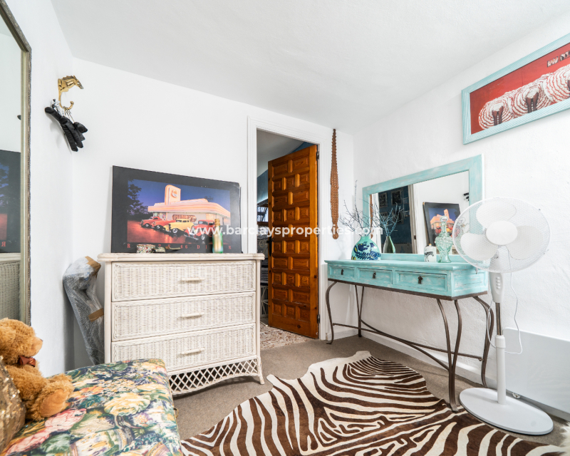 Resale - Detached - Urb. La Marina