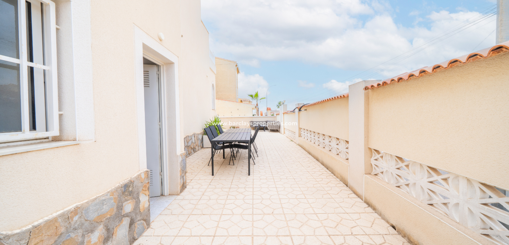 Resale - Detached - Urb. La Marina