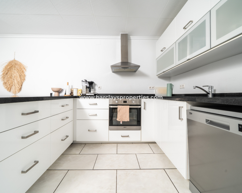 Resale - Detached - Urb. La Marina