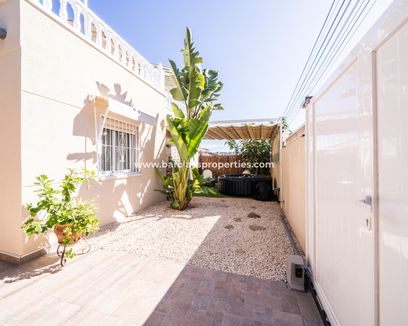 Resale - Detached - Urb. La Marina