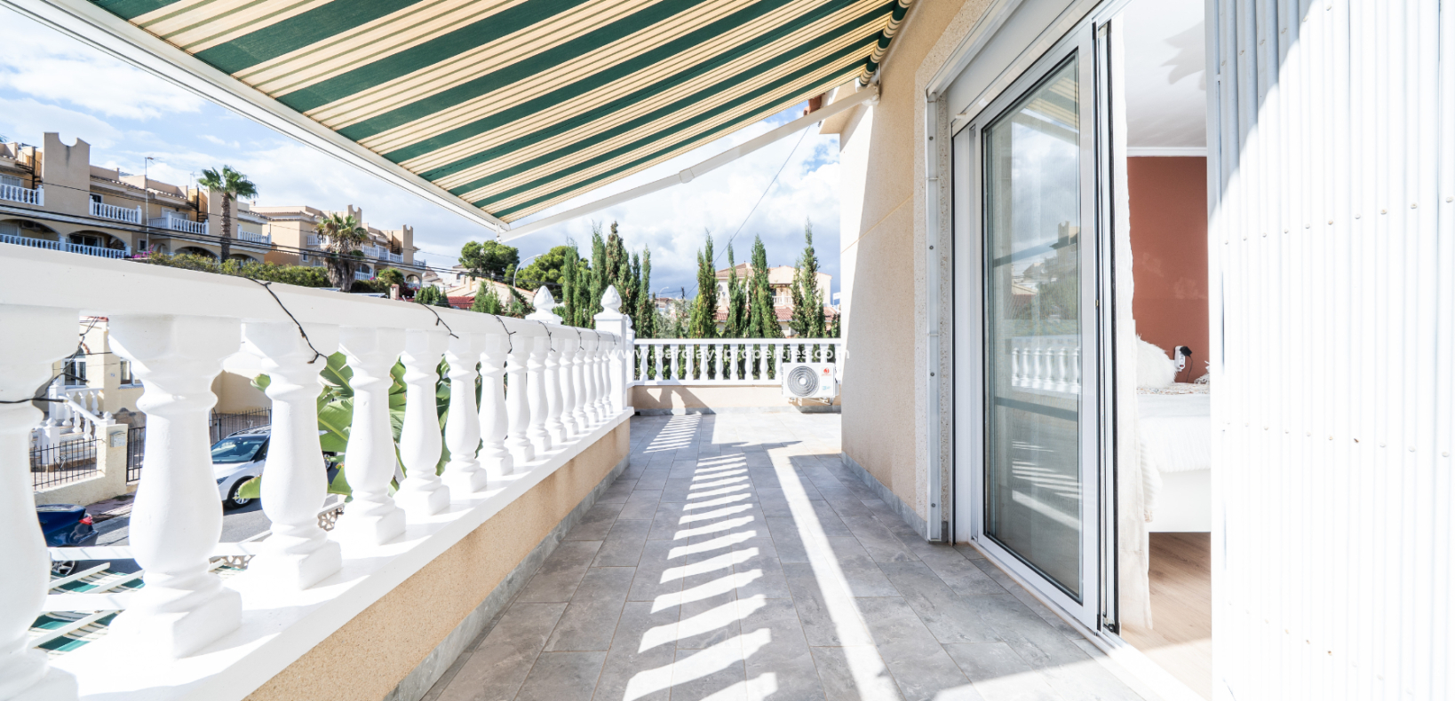 Resale - Detached - Urb. La Marina