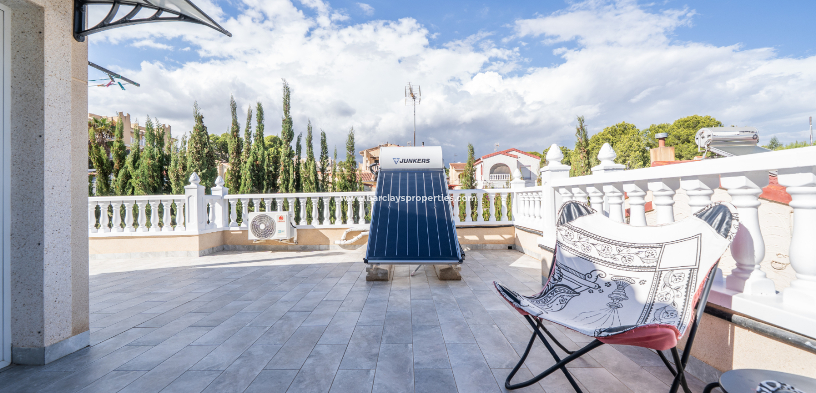 Resale - Detached - Urb. La Marina