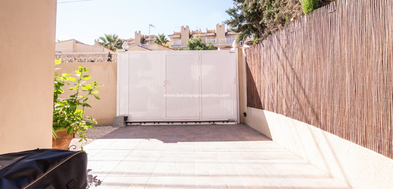 Resale - Detached - Urb. La Marina