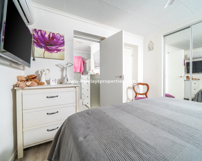 Resale - Detached - Urb. La Marina