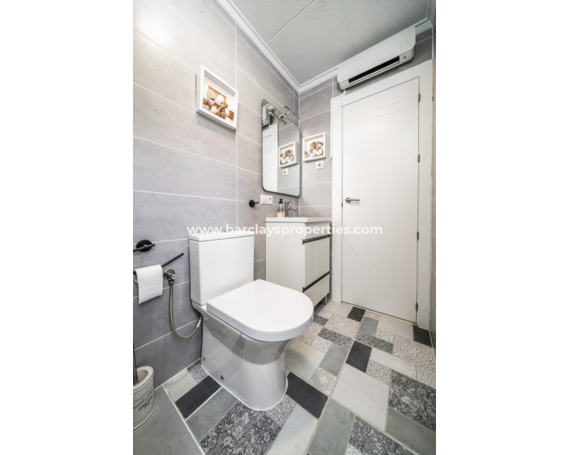 Resale - Detached - Urb. La Marina