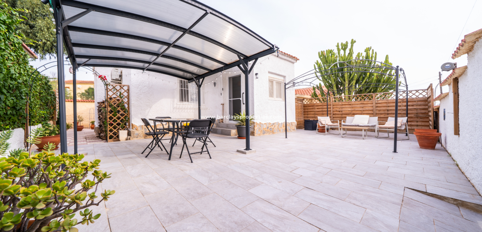 Resale - Detached - Urb. La Marina