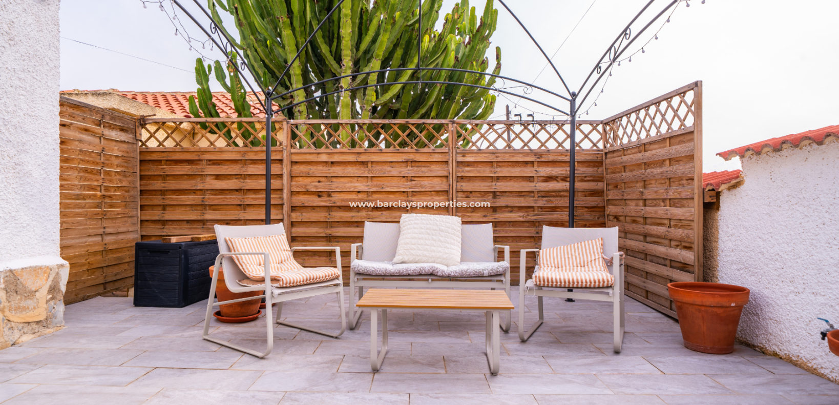 Resale - Detached - Urb. La Marina