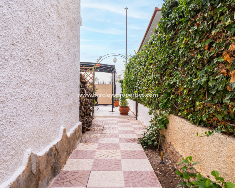Resale - Detached - Urb. La Marina