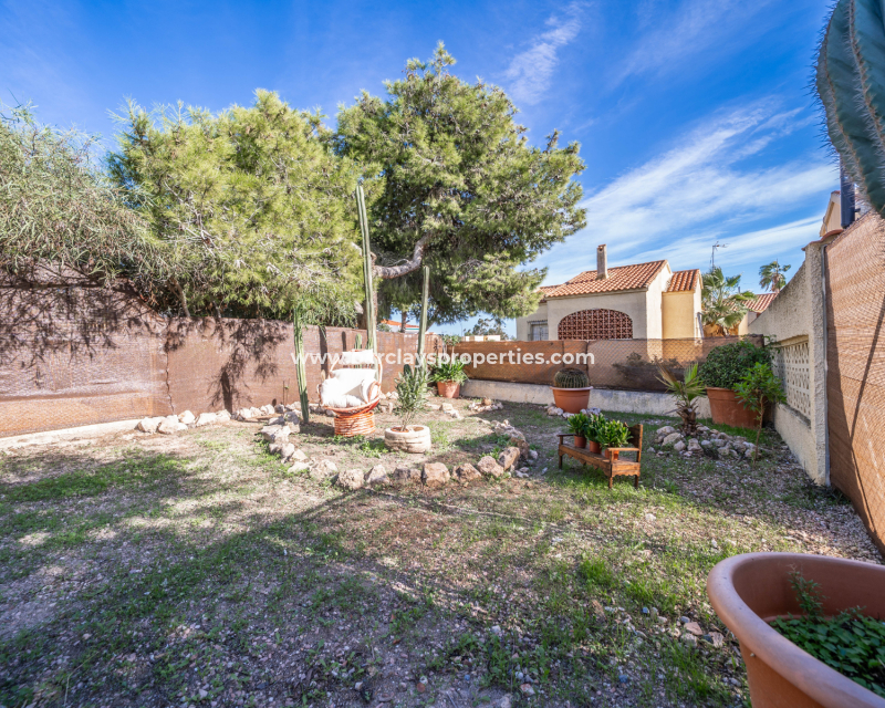 Resale - Detached - Urb. La Marina