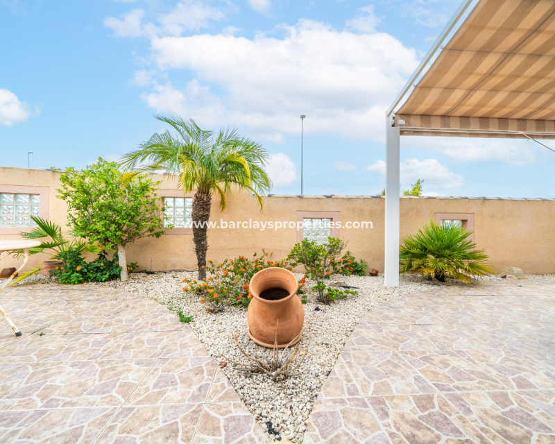 Resale - Detached - Urb. La Marina