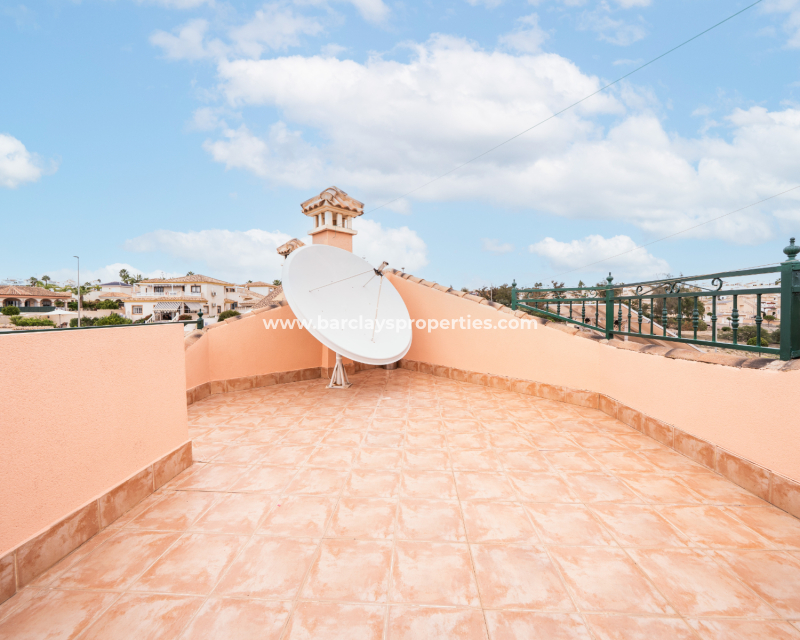 Resale - Detached - Urb. La Marina