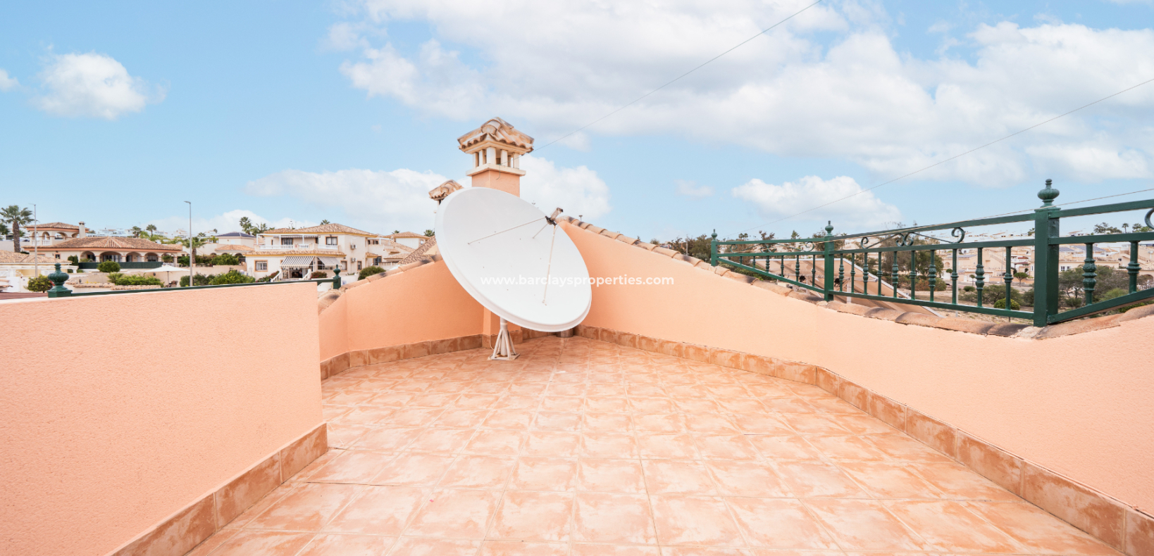 Resale - Detached - Urb. La Marina