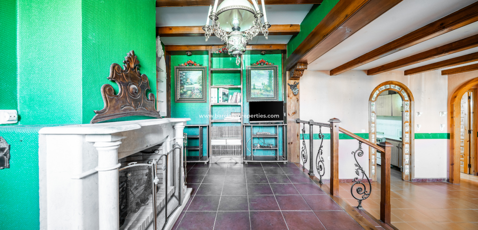 Resale - Detached - Urb. La Marina