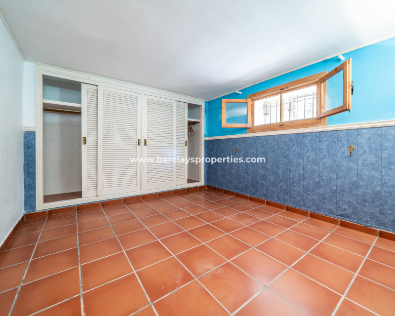 Resale - Detached - Urb. La Marina