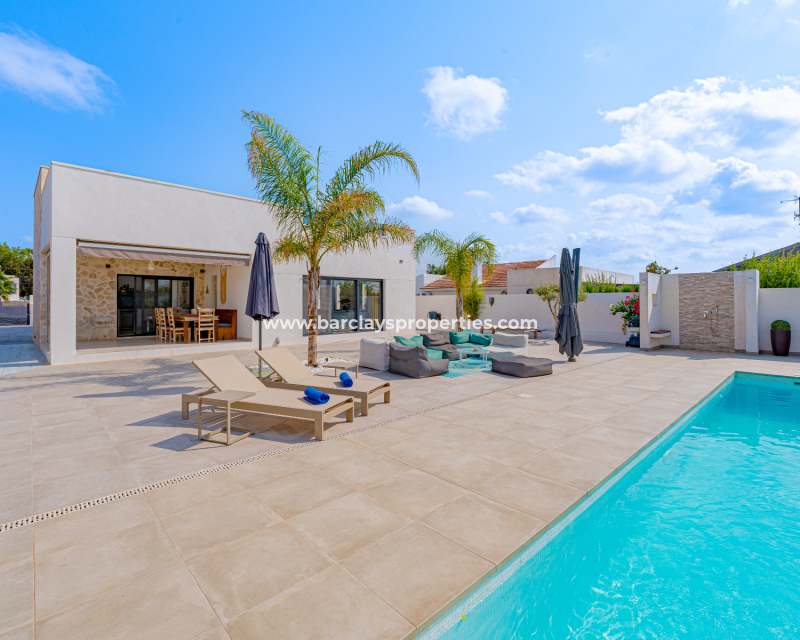 Resale - Detached - Urb. La Marina