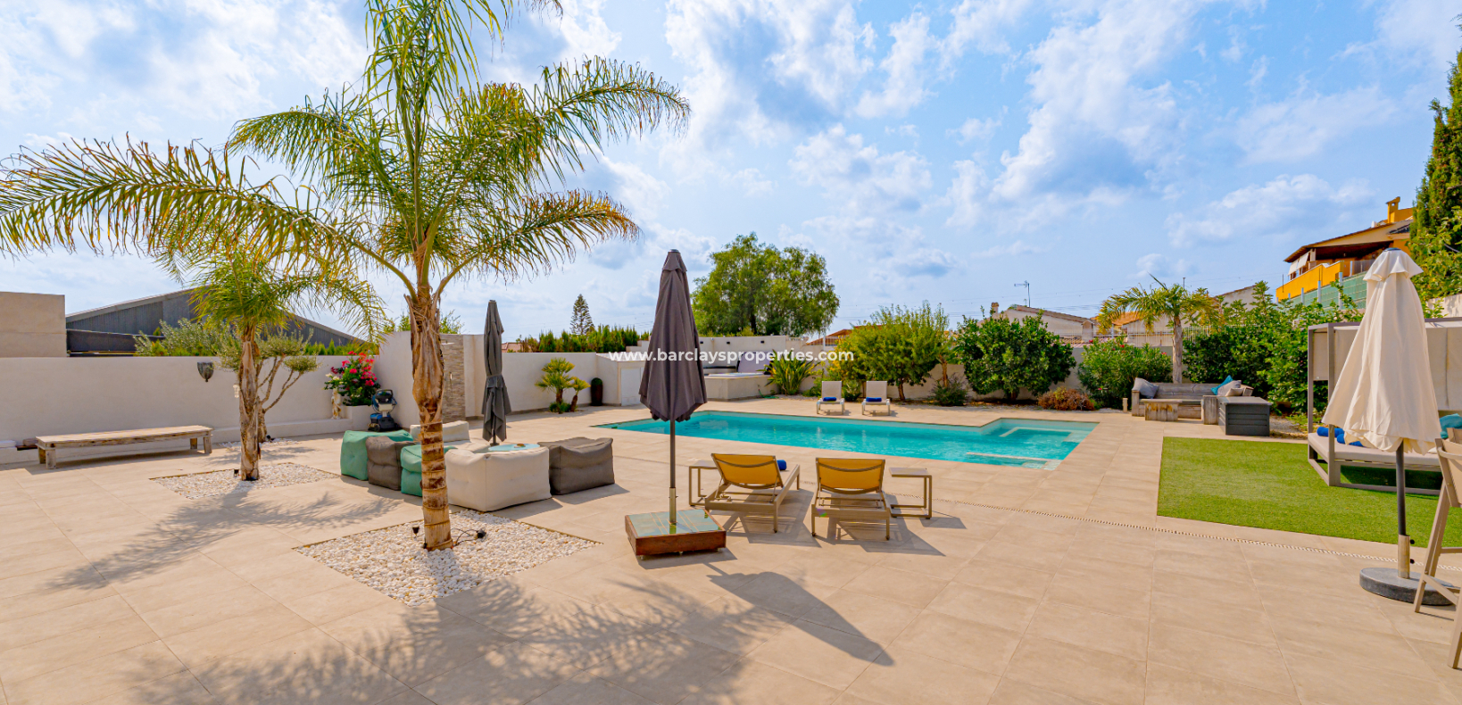 Resale - Detached - Urb. La Marina