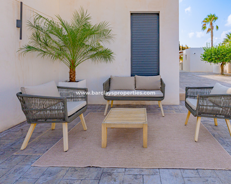 Resale - Detached - Urb. La Marina