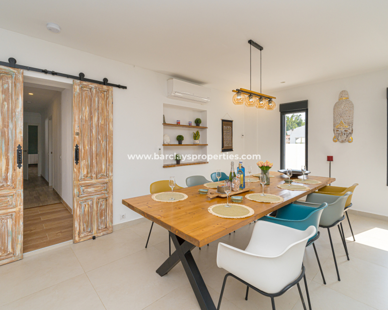 Resale - Detached - Urb. La Marina