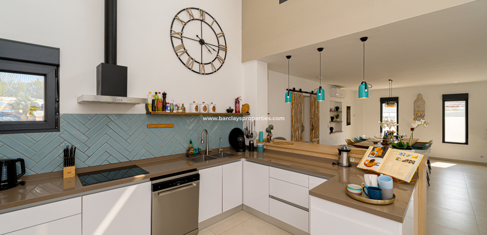 Resale - Detached - Urb. La Marina