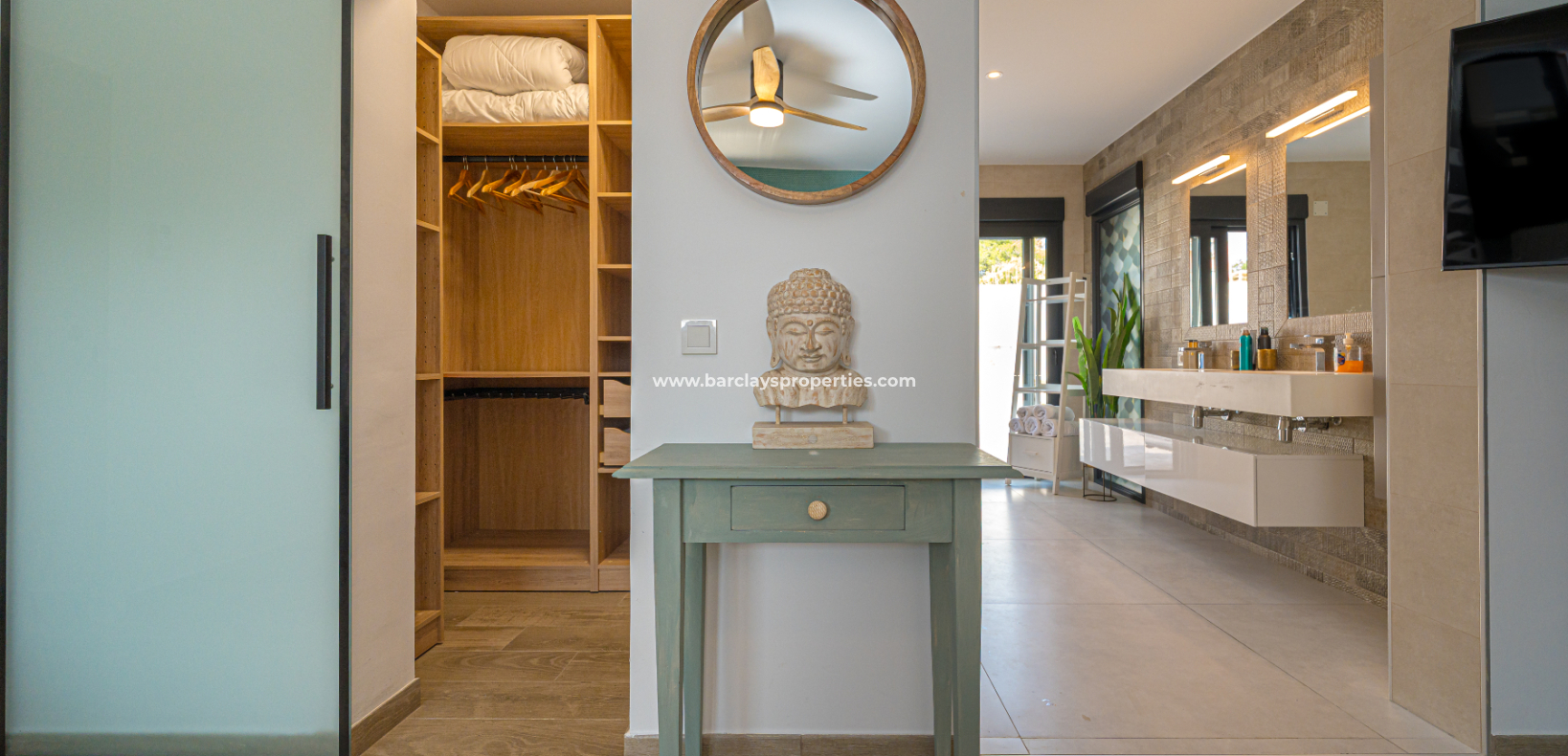 Resale - Detached - Urb. La Marina