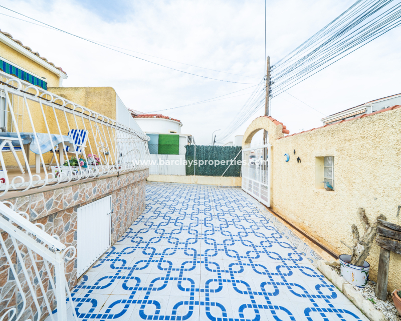 Resale - Detached - Urb. La Marina