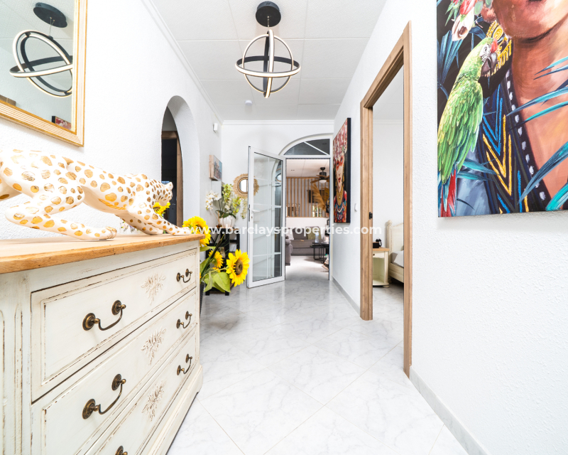 Resale - Detached - Urb. La Marina