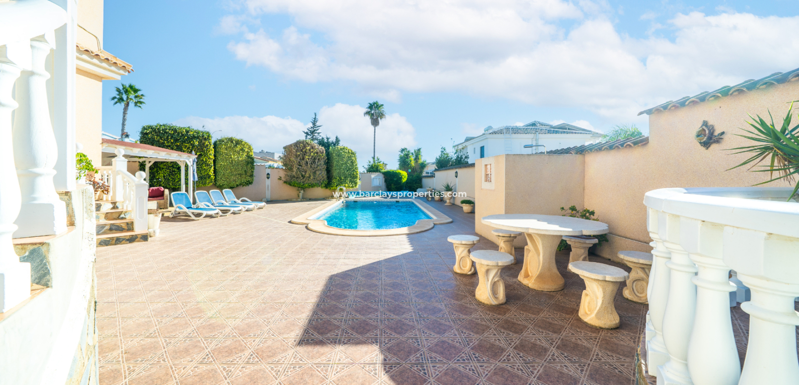 Resale - Detached - Urb. La Marina