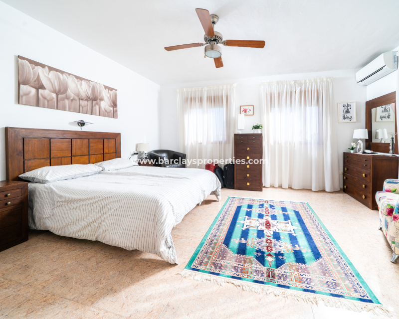 Resale - Detached - Urb. La Marina