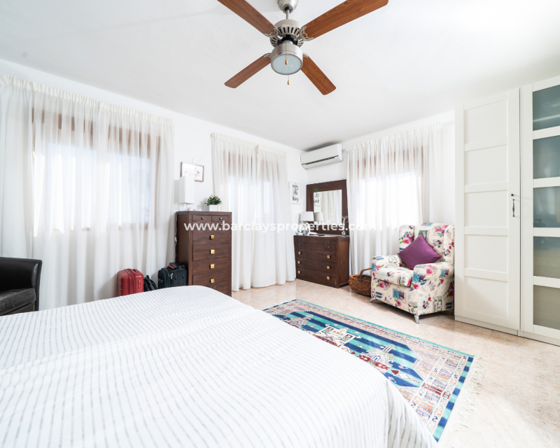 Resale - Detached - Urb. La Marina