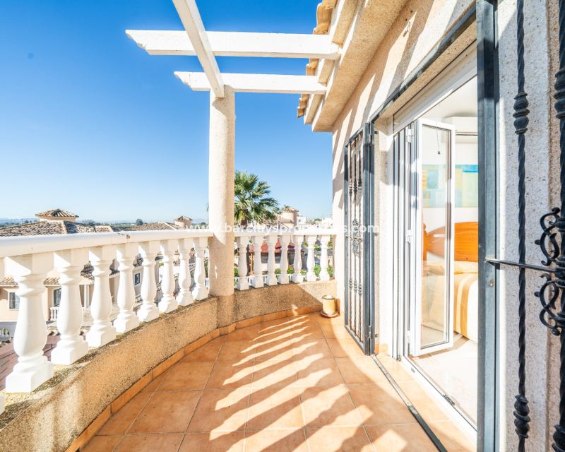 Resale - Detached - Urb. La Marina