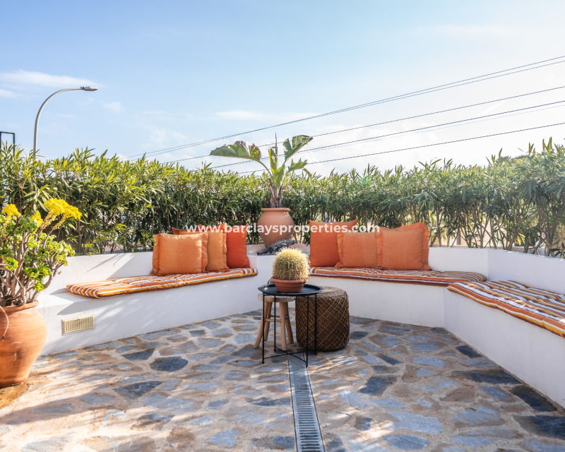 Resale - Detached - Urb. La Marina