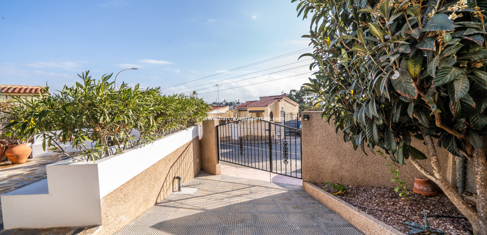 Resale - Detached - Urb. La Marina