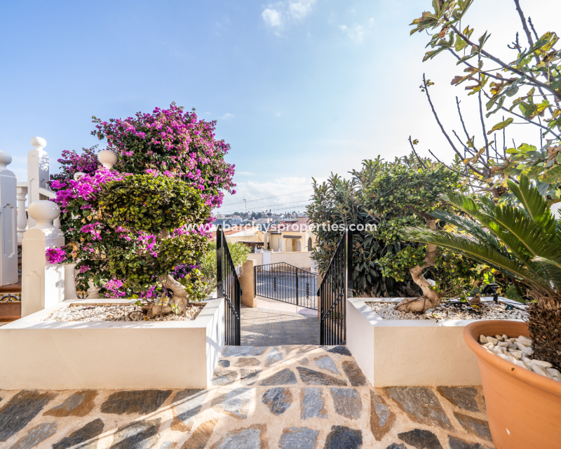 Resale - Detached - Urb. La Marina