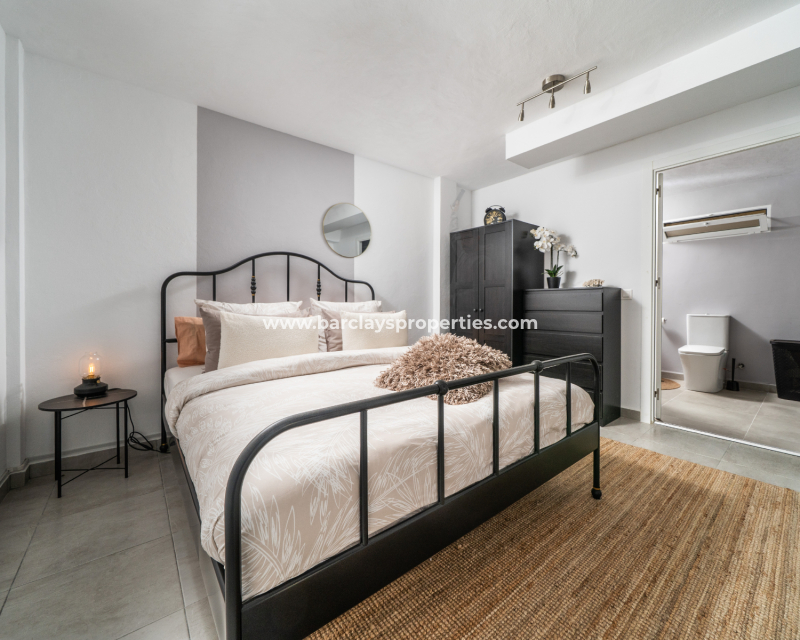 Resale - Detached - Urb. La Marina