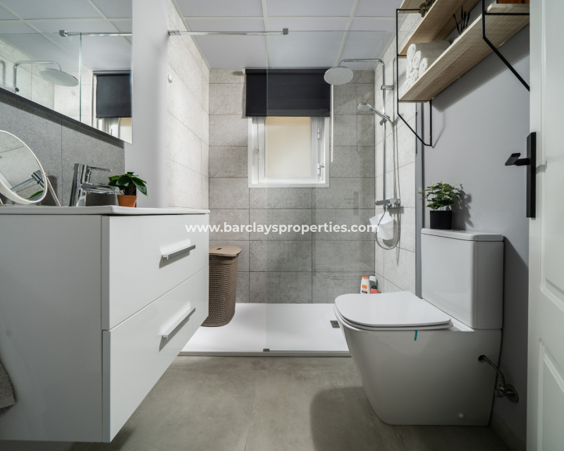 Resale - Detached - Urb. La Marina