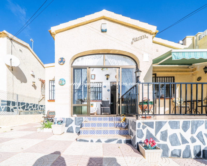 Resale - Detached - Urb. La Marina