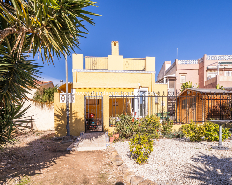 Resale - Detached - Urb. La Marina